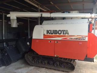 ขายรถเกี่ยวข้าว KUBOTA DC95GM PLUS ปี56 สภาพสวยมาก รถบ้านพร้อมลุยงาน เอกสารถูกต้อง เล่มทะเบียนพร้อมโอน ราคา640,000 สนใจโทร 090-8588220คุณนะ 093-3258446คุณบิว